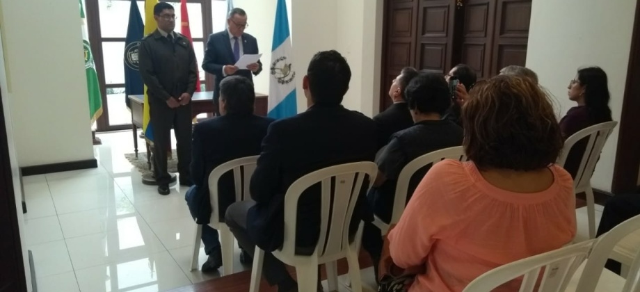 La Embajada de Colombia en Guatemala por intermedio de su sección consular, participó en la Conmemoración del Día Nacional de la Memoria y Solidaridad con las víctimas del conflicto 